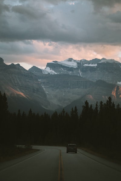 云天山体鸟瞰摄影